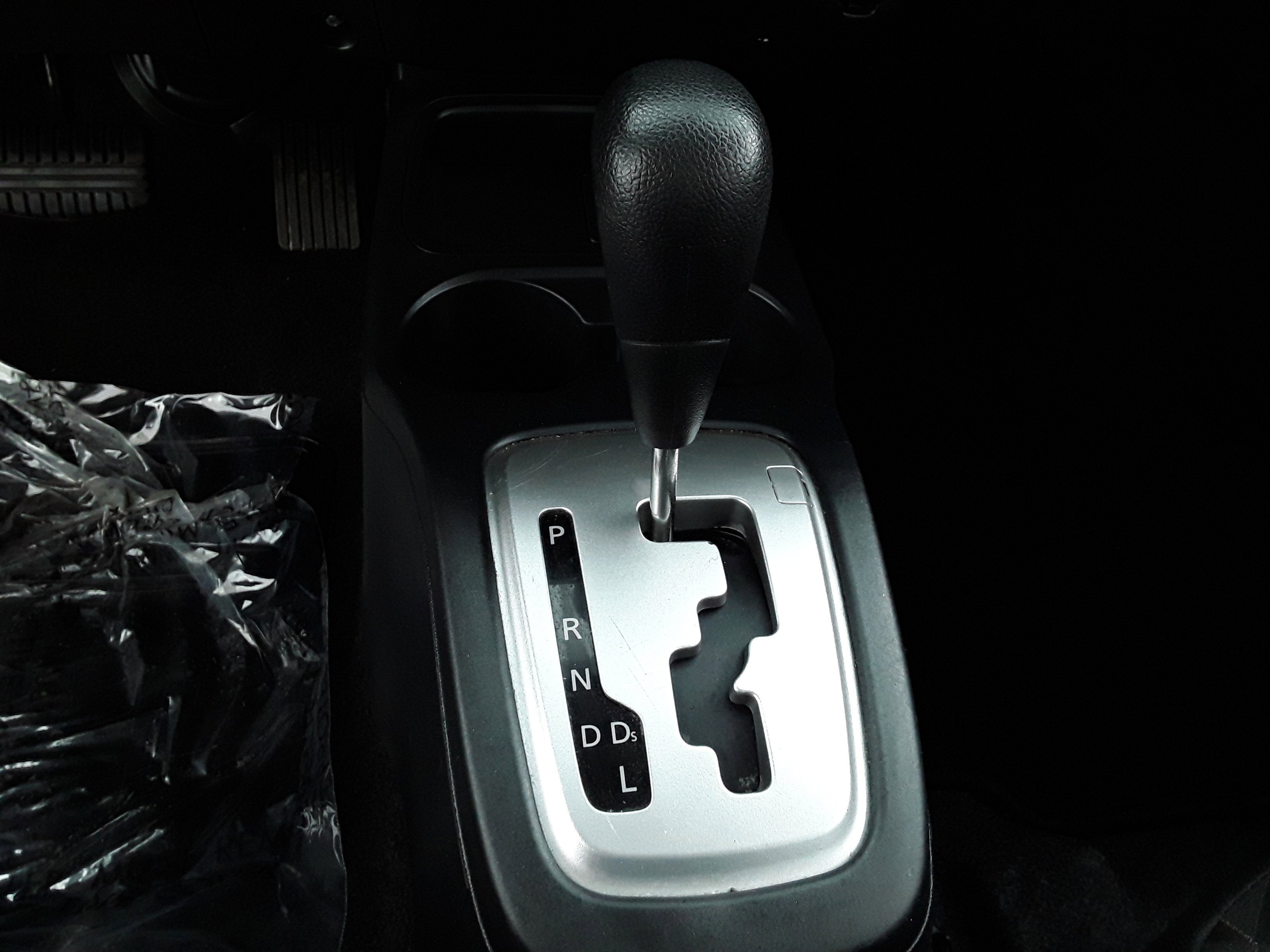 Vehicle image 18 of 24