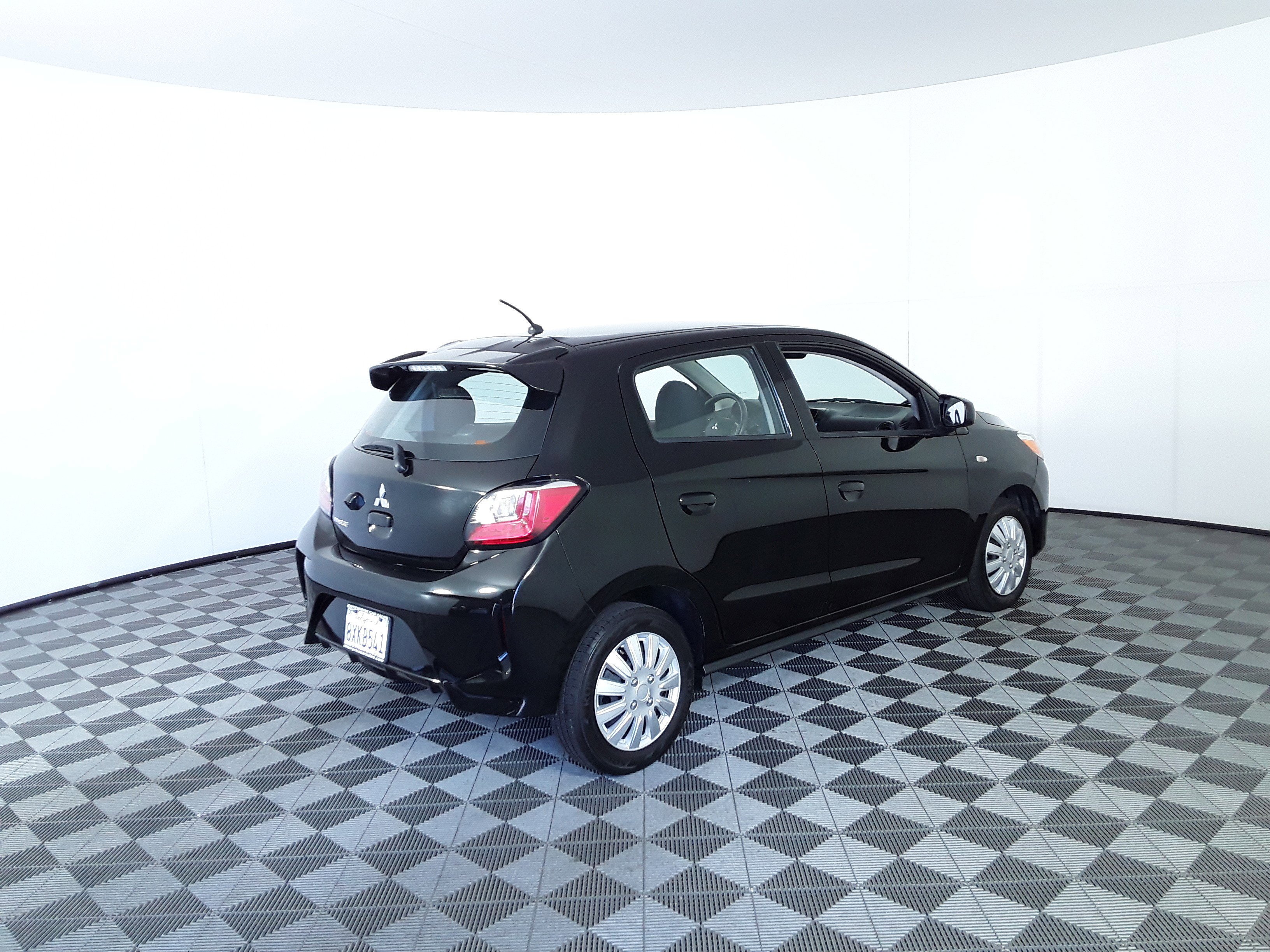 Vehicle image 4 of 24