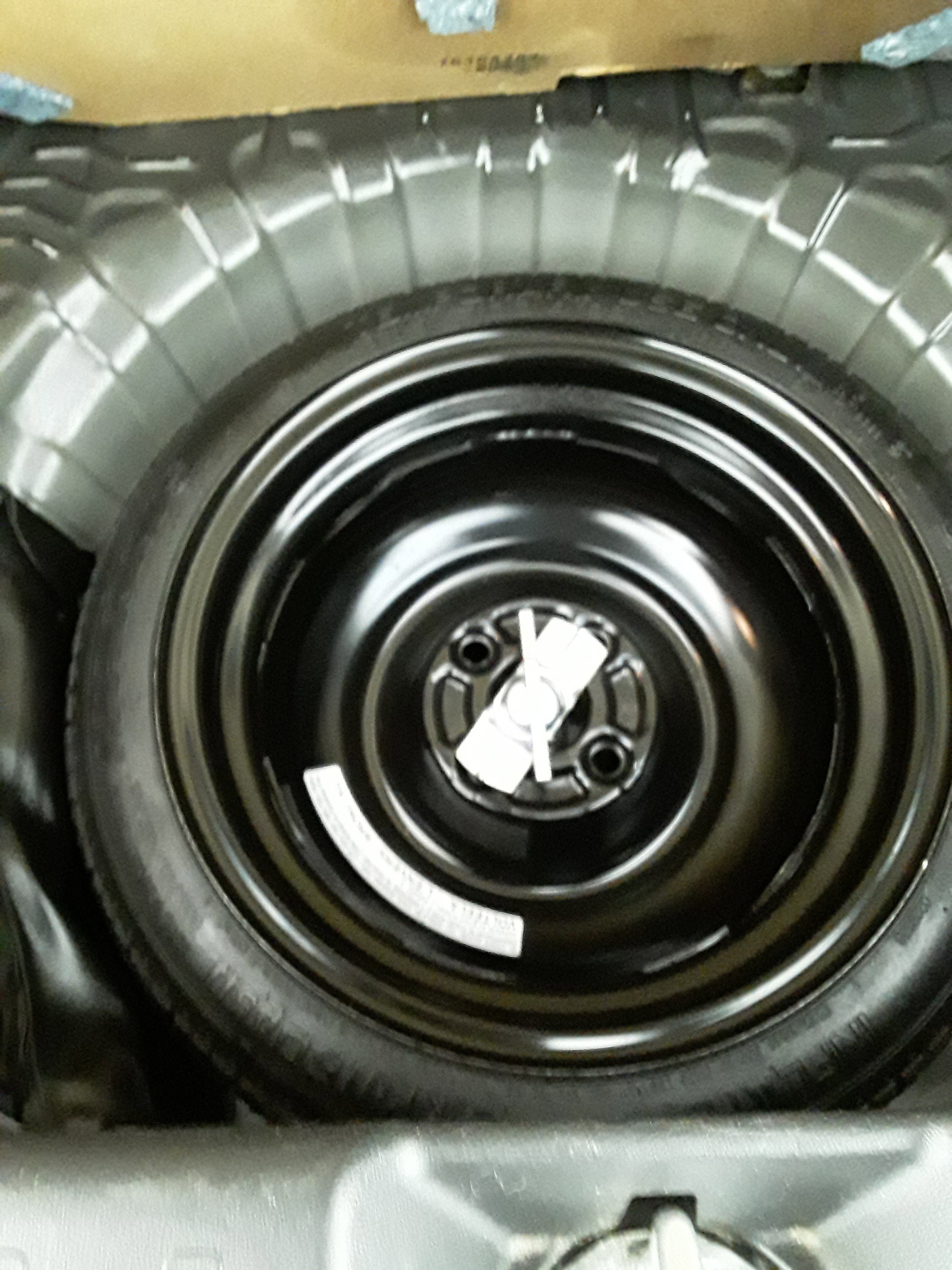 Vehicle image 22 of 24