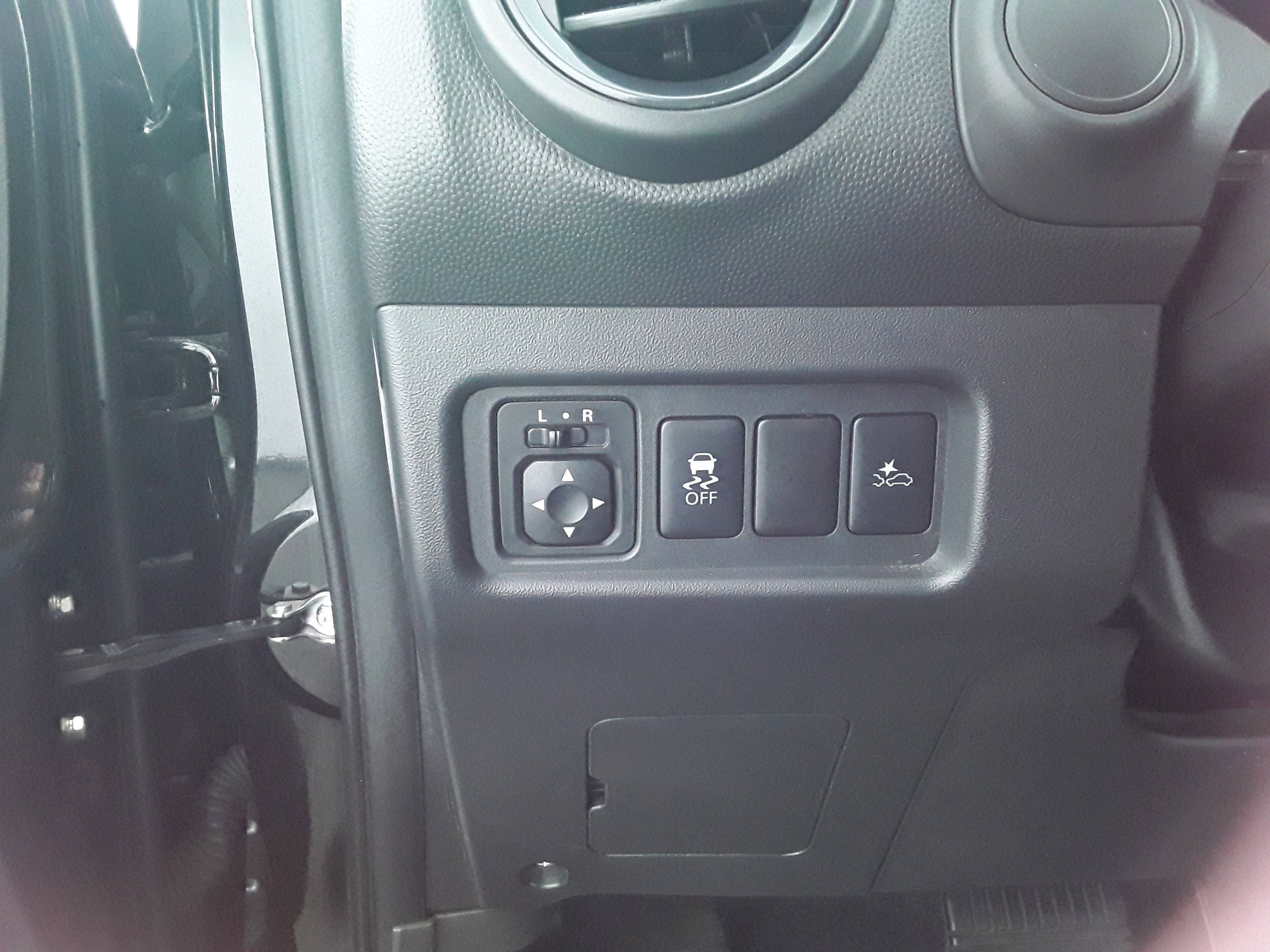 Vehicle image 23 of 24