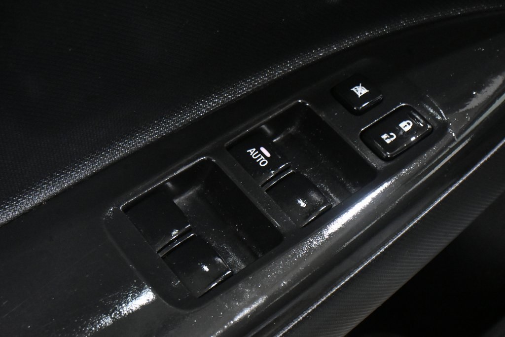 Vehicle image 18 of 22