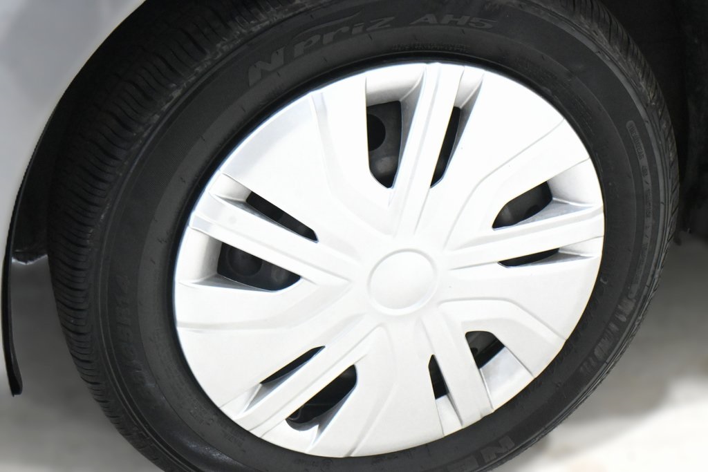 Vehicle image 5 of 22
