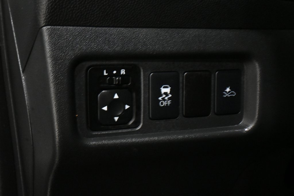 Vehicle image 8 of 22