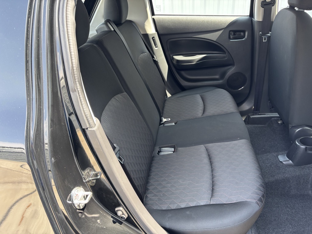 Vehicle image 33 of 36