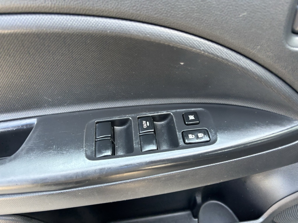 Vehicle image 14 of 36