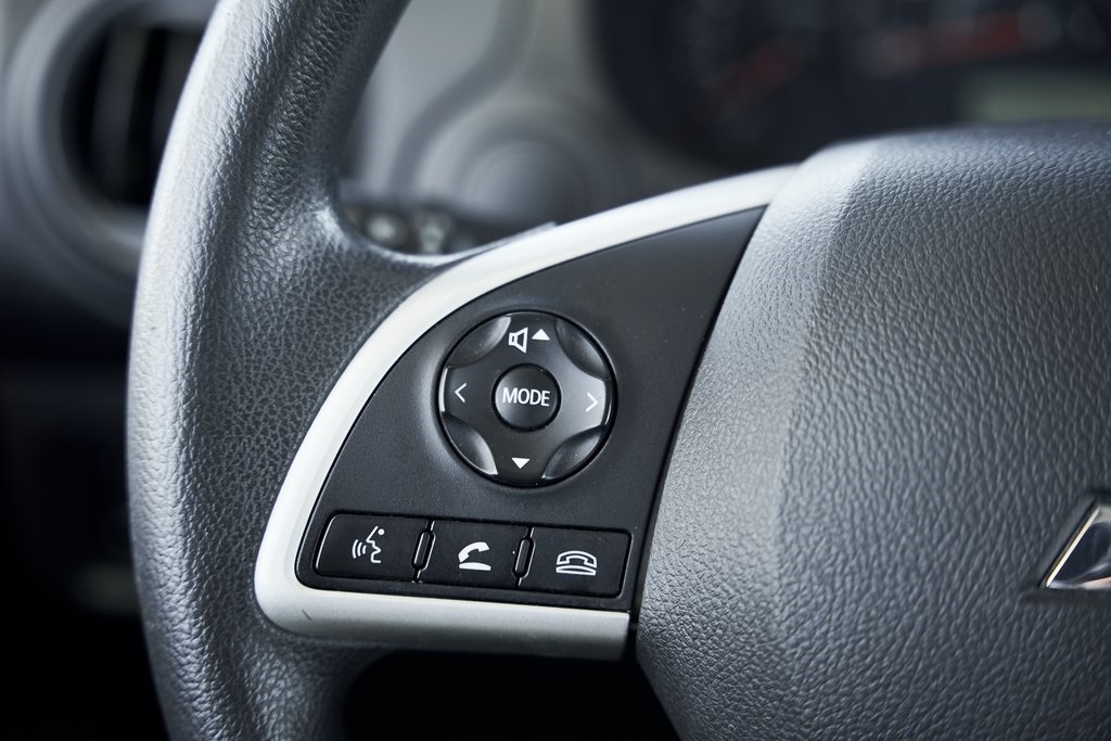 Vehicle image 34 of 48
