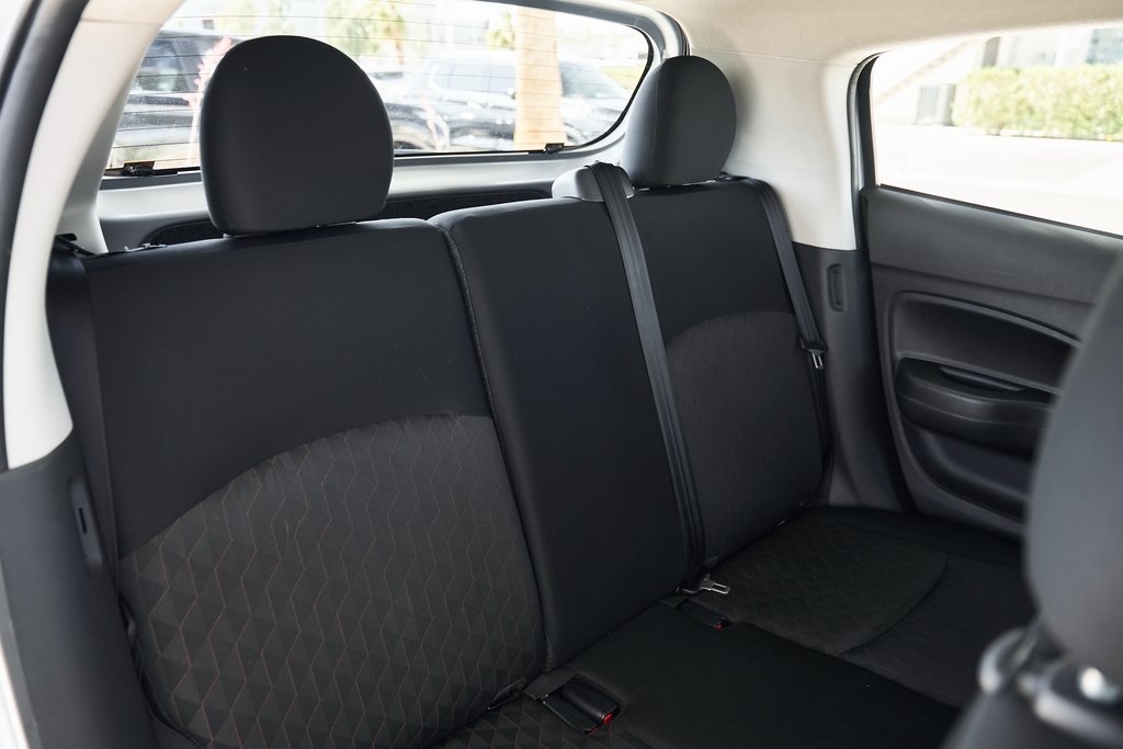 Vehicle image 27 of 48