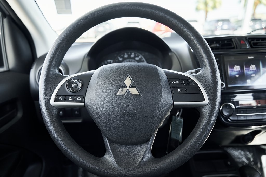 Vehicle image 33 of 48