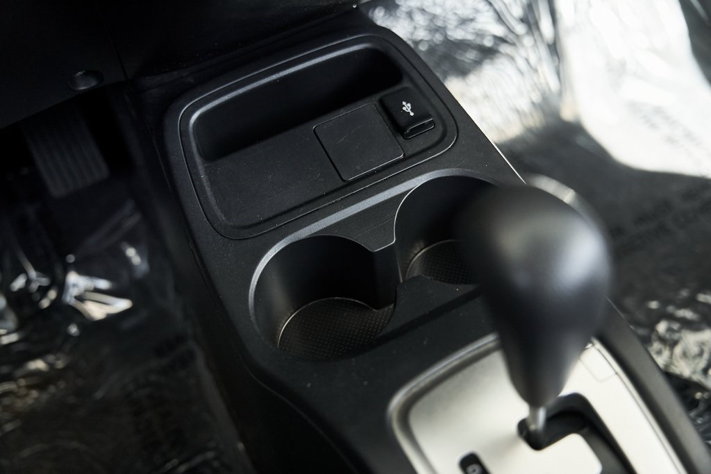 Vehicle image 40 of 48