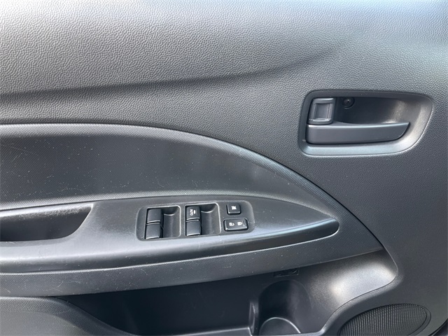 Vehicle image 30 of 34
