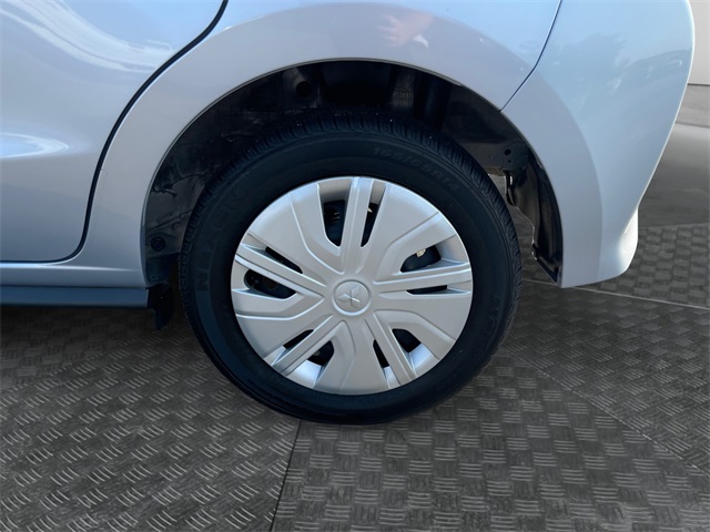 Vehicle image 11 of 34
