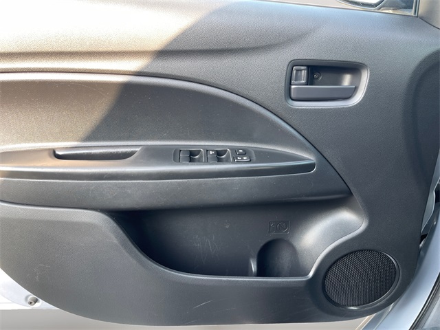 Vehicle image 29 of 34