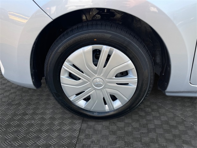 Vehicle image 10 of 34
