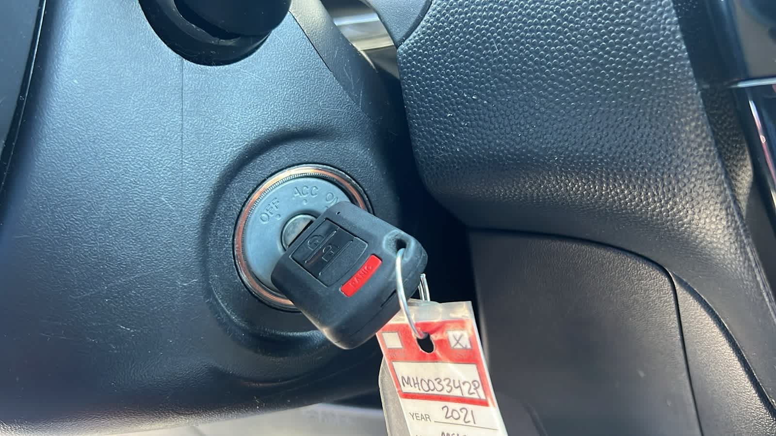Vehicle image 17 of 30