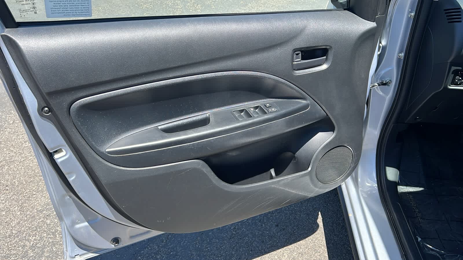 Vehicle image 23 of 30