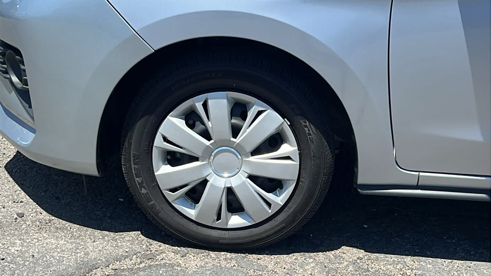 Vehicle image 9 of 30