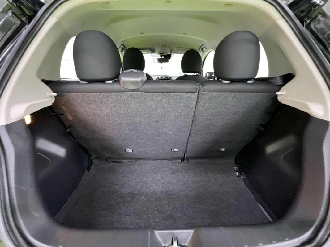 Vehicle image 13 of 27