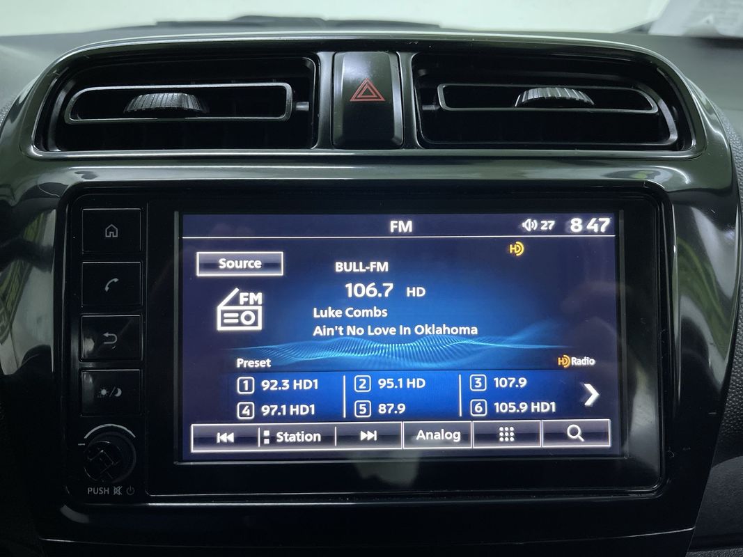 Vehicle image 21 of 27