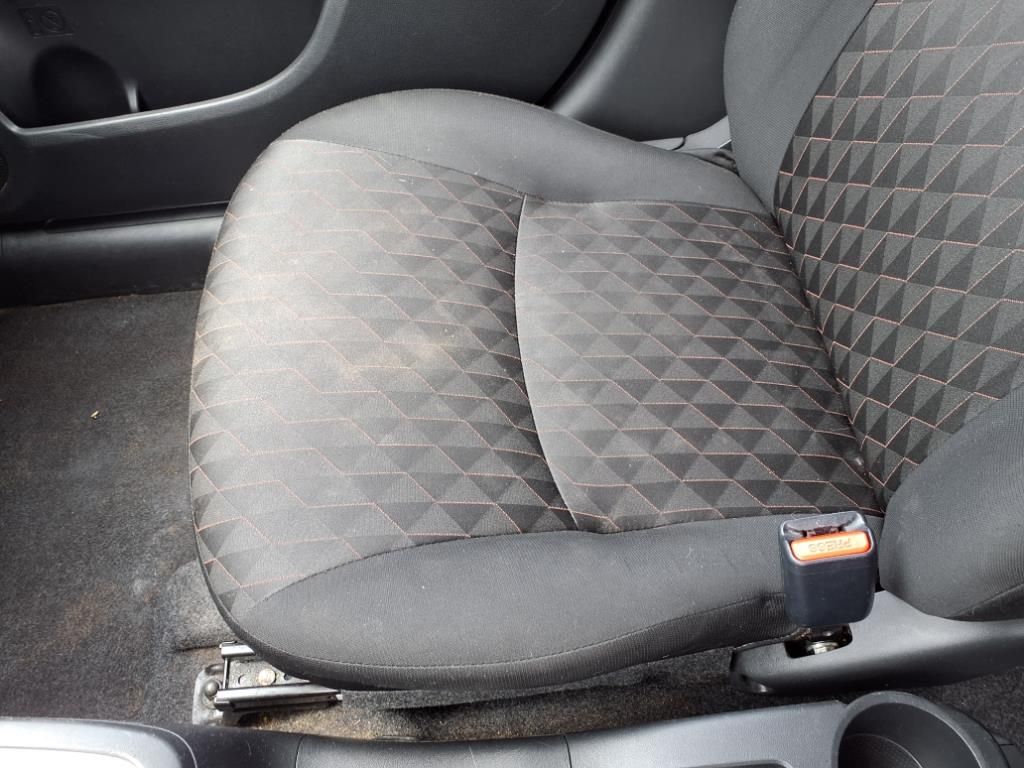 Vehicle image 29 of 35