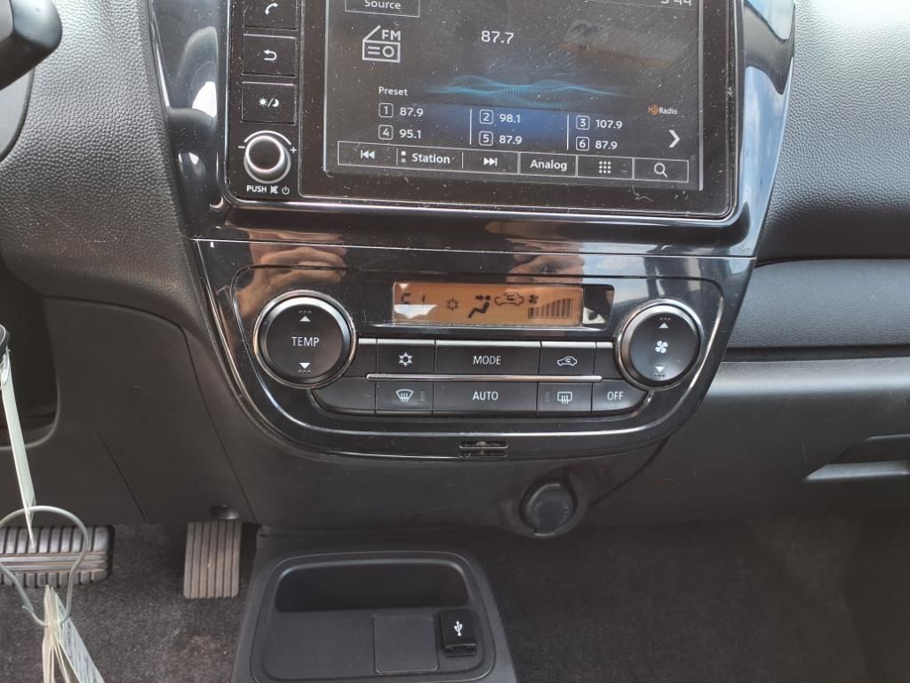 Vehicle image 24 of 35