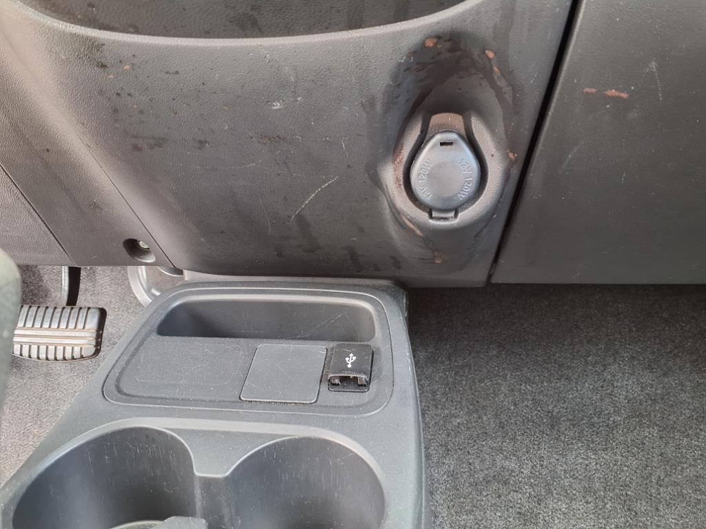 Vehicle image 25 of 35