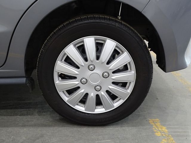 Vehicle image 7 of 33