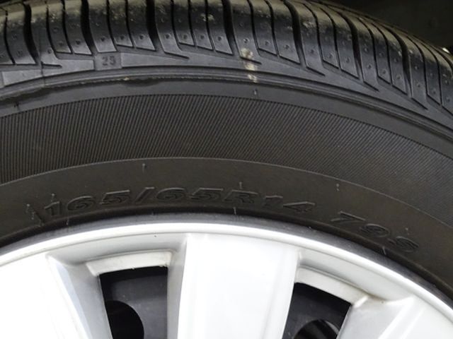 Vehicle image 8 of 33