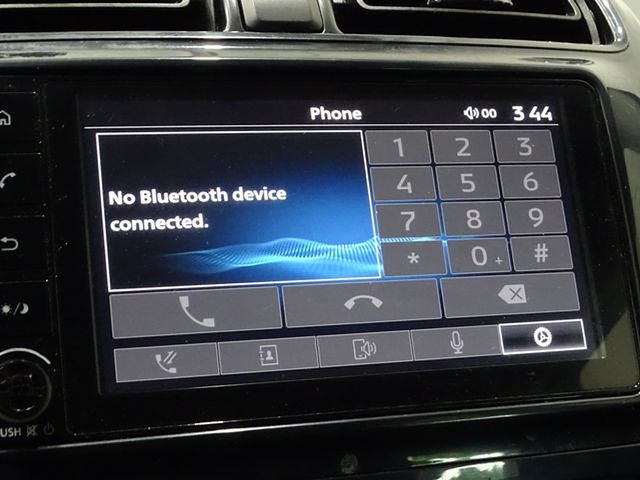 Vehicle image 17 of 33