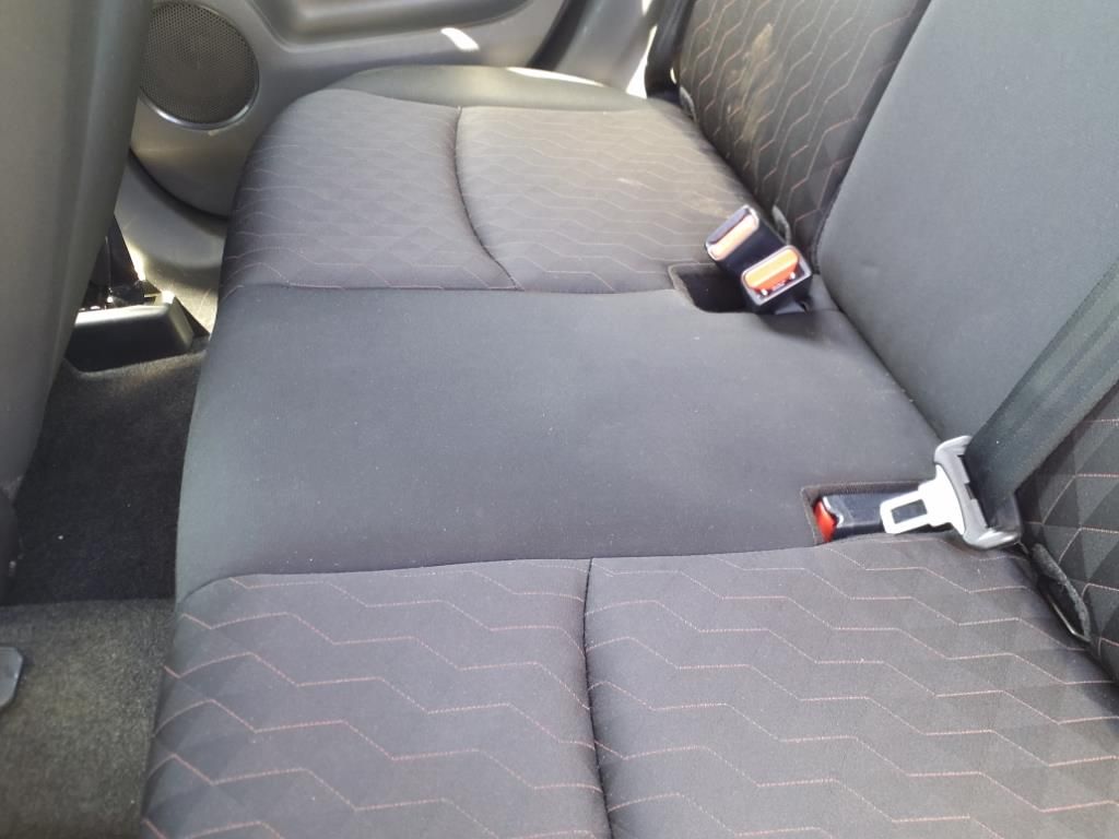 Vehicle image 33 of 35