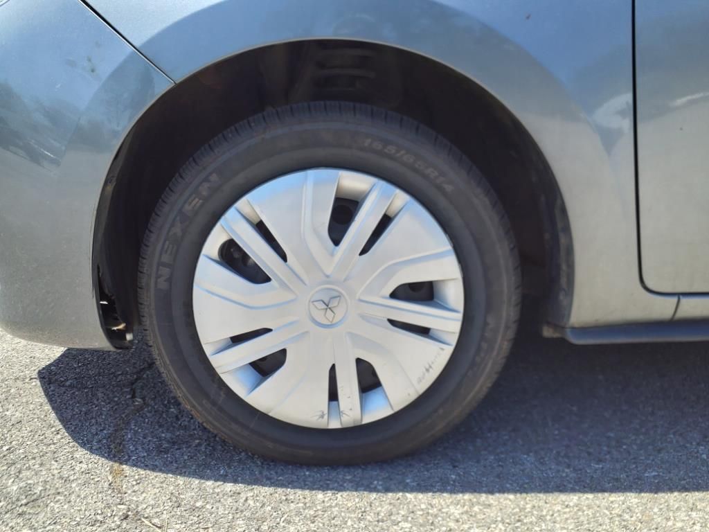 Vehicle image 10 of 35