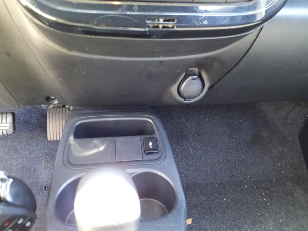 Vehicle image 25 of 35