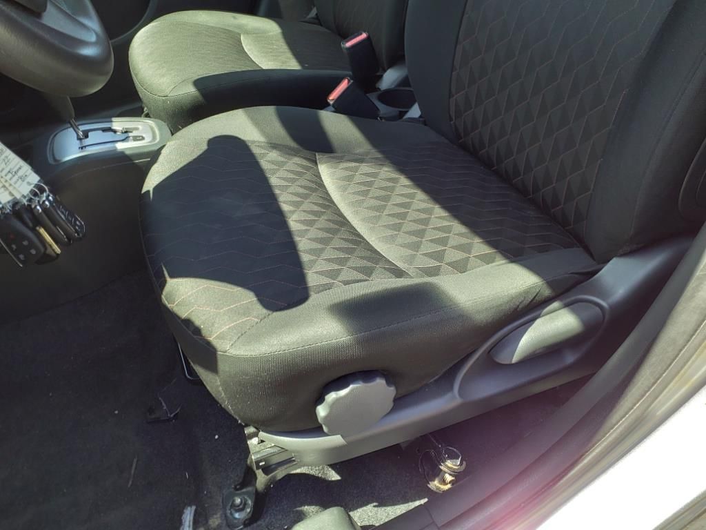 Vehicle image 16 of 35