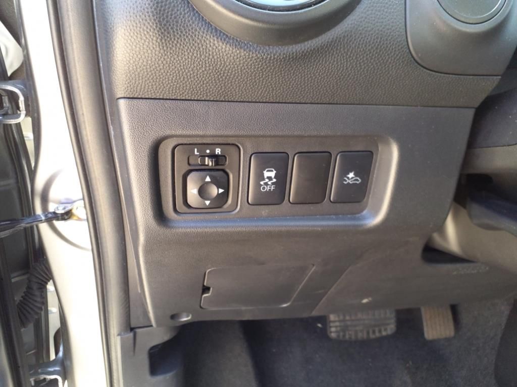 Vehicle image 17 of 35