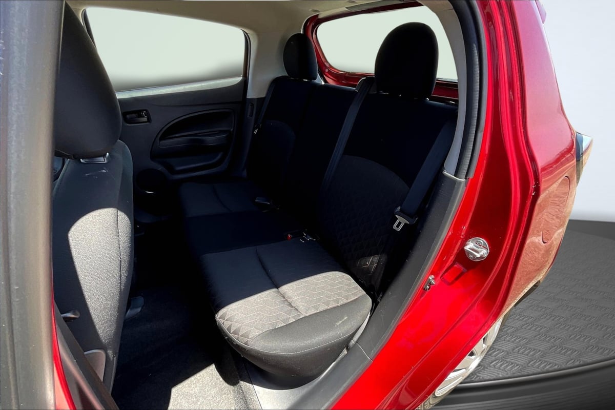 Vehicle image 13 of 34