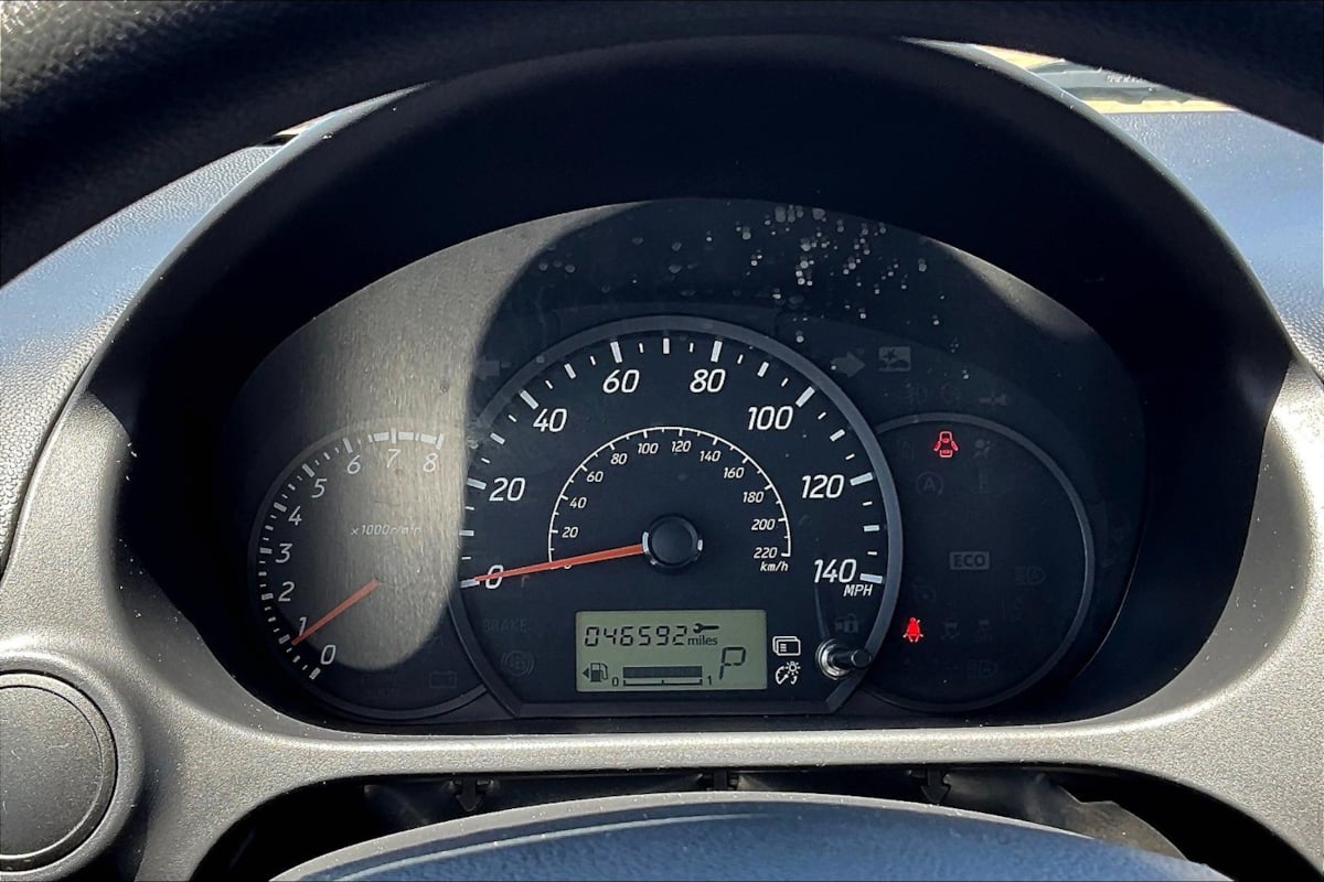 Vehicle image 22 of 34