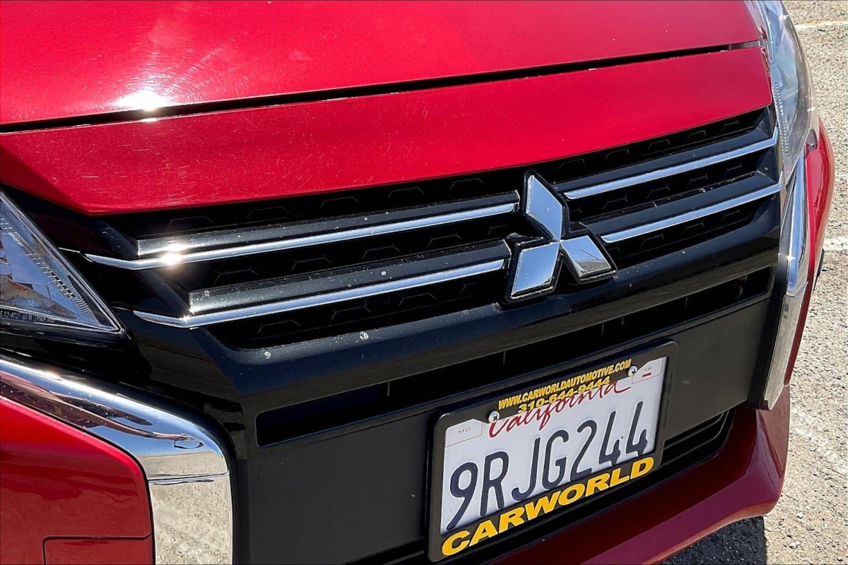 Vehicle image 32 of 34