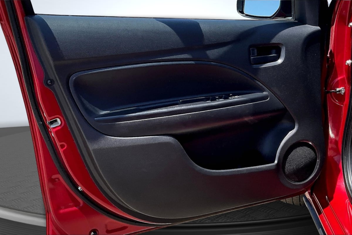 Vehicle image 26 of 34