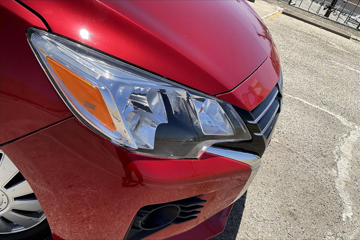 Vehicle image 28 of 34
