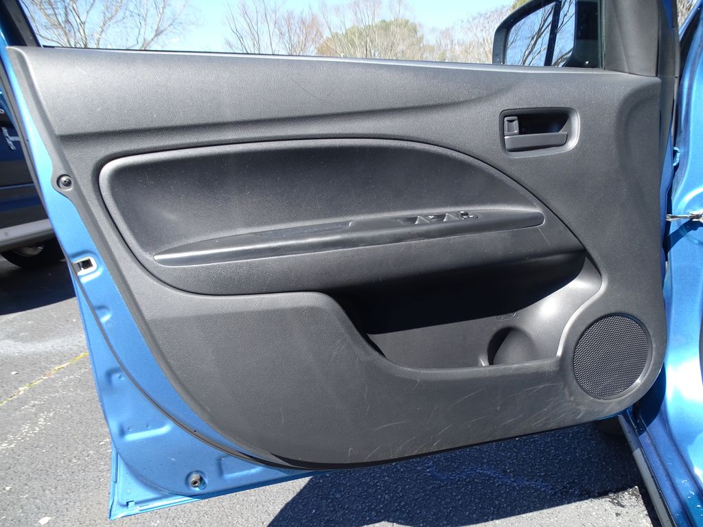 Vehicle image 12 of 32
