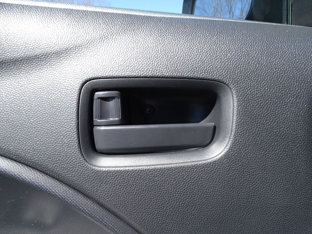Vehicle image 13 of 32