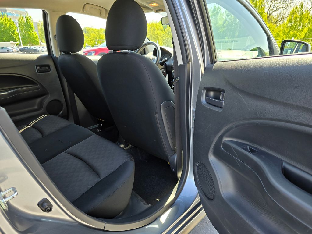 Vehicle image 14 of 30