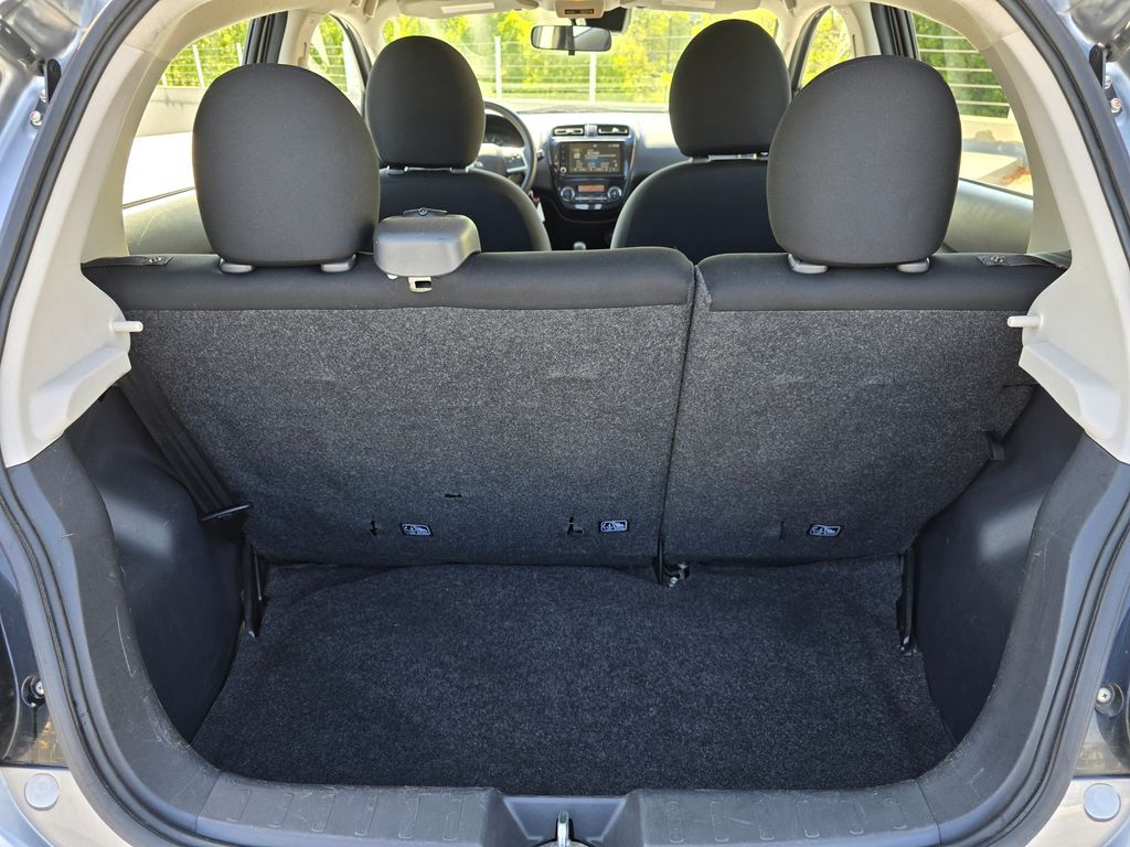 Vehicle image 18 of 30