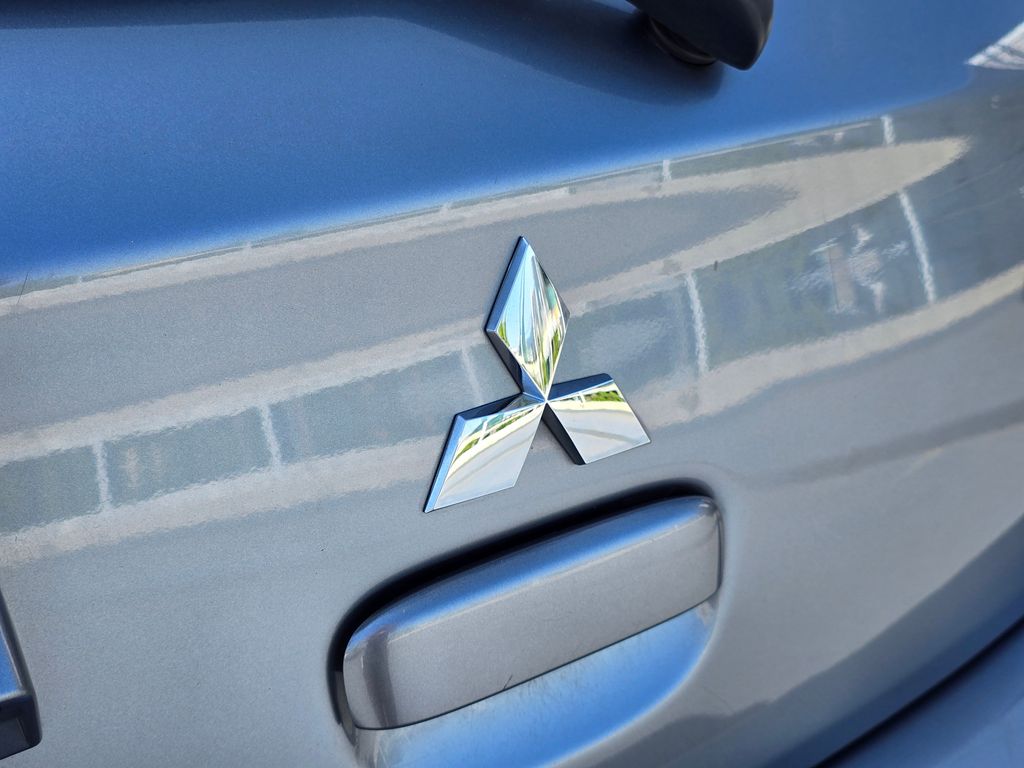 Vehicle image 17 of 30