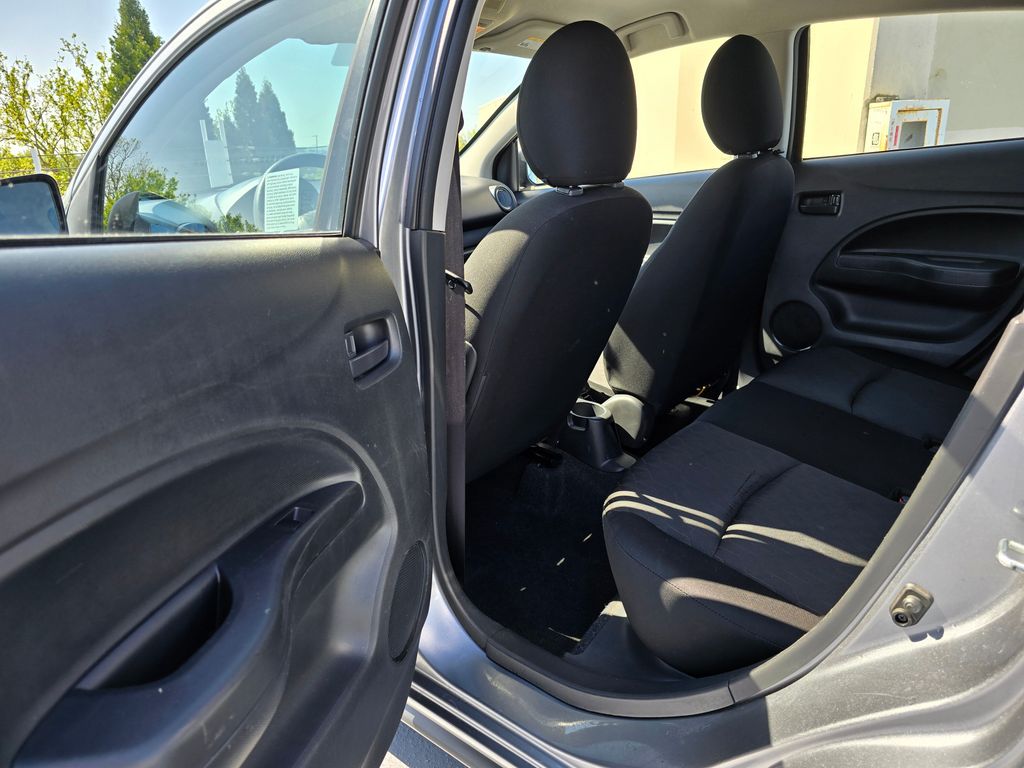Vehicle image 19 of 30