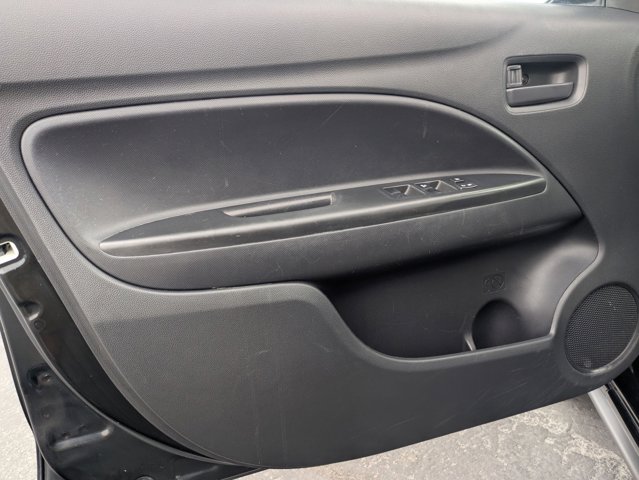Vehicle image 13 of 34