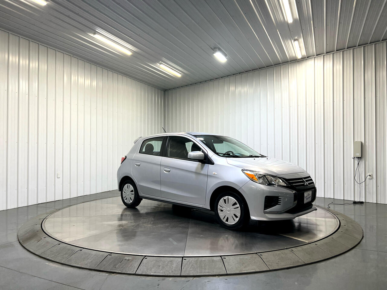 Vehicle image 4 of 24