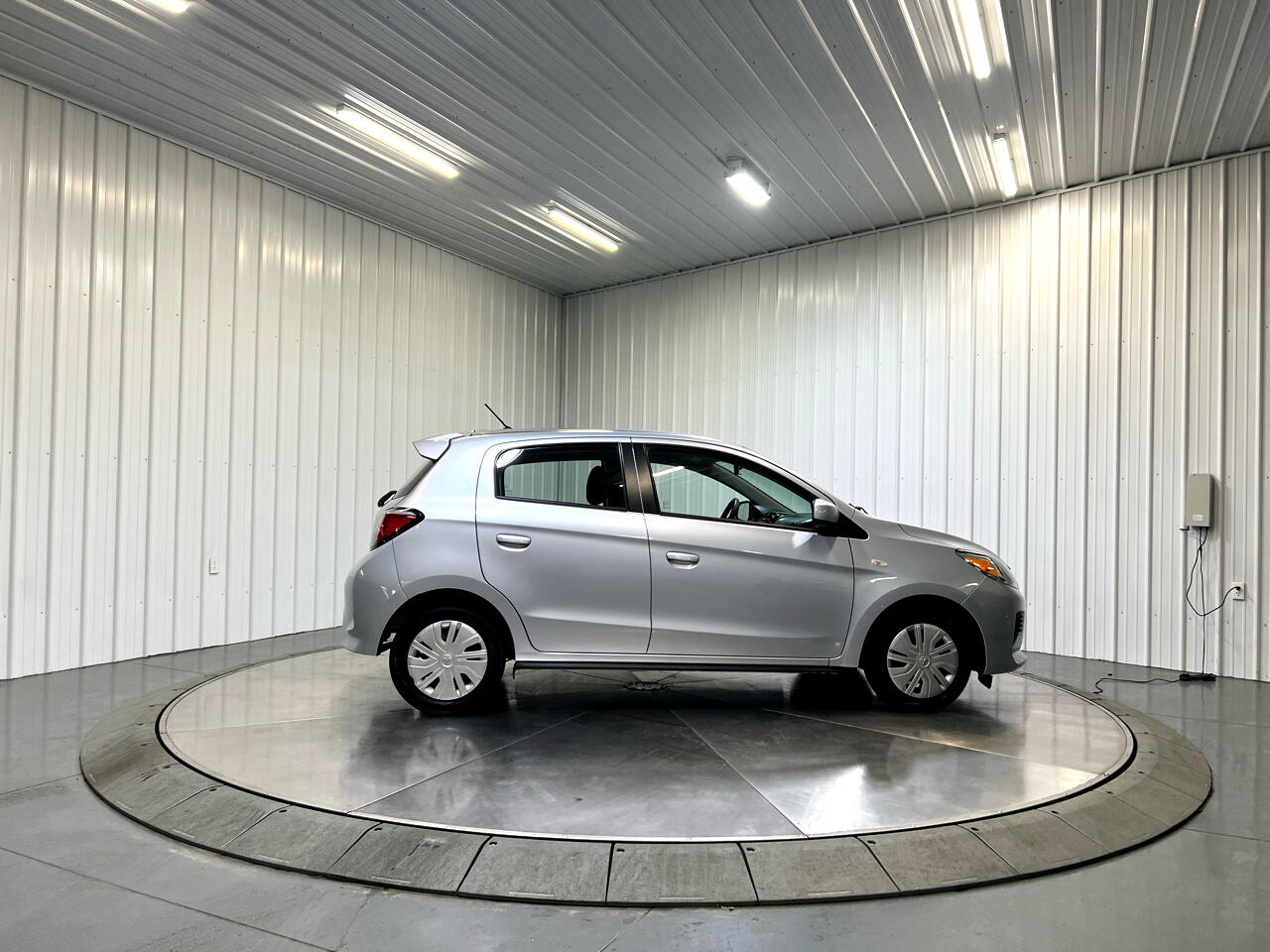 Vehicle image 5 of 24