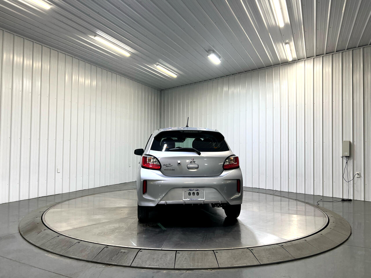 Vehicle image 6 of 24