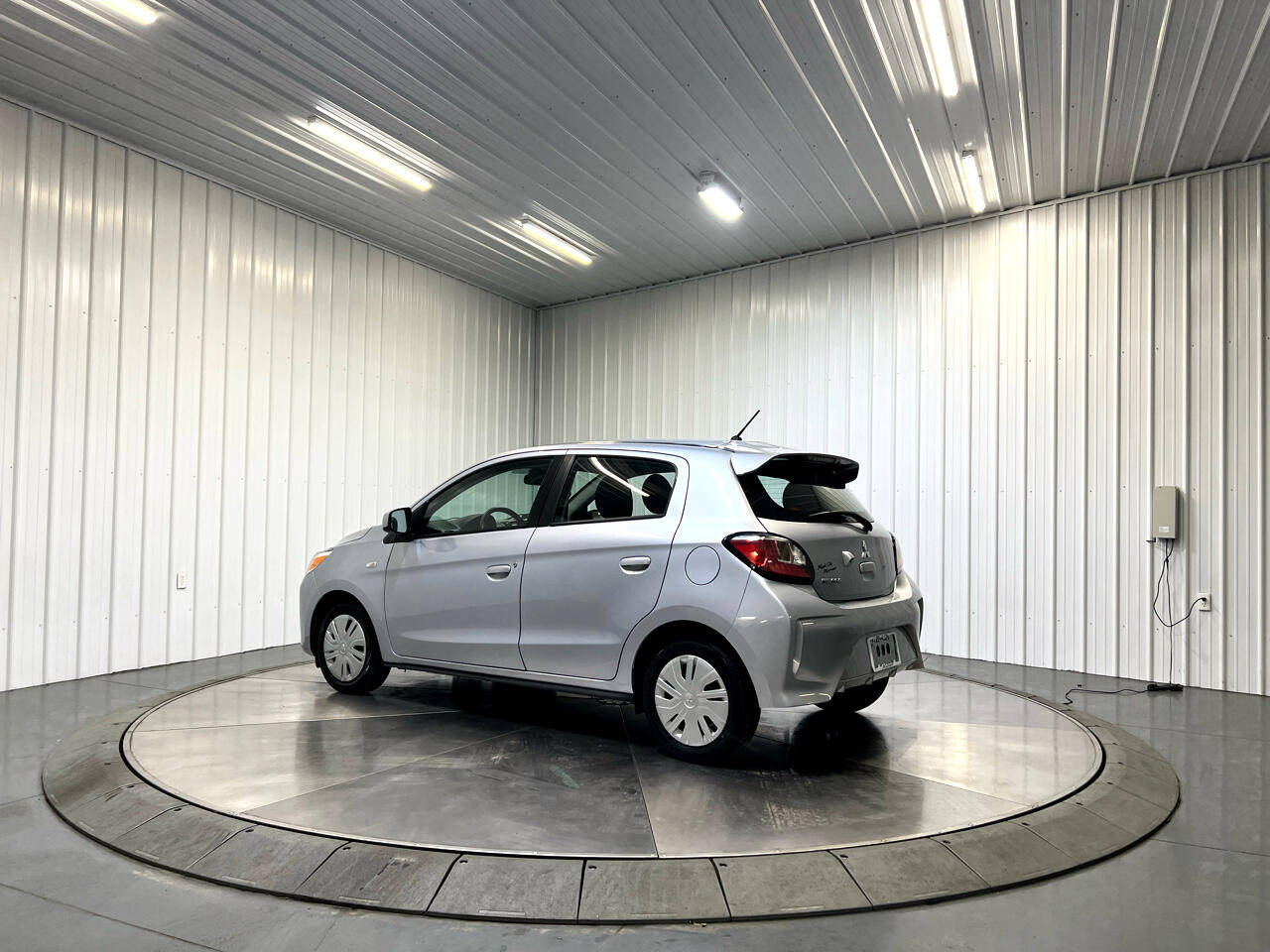 Vehicle image 7 of 24