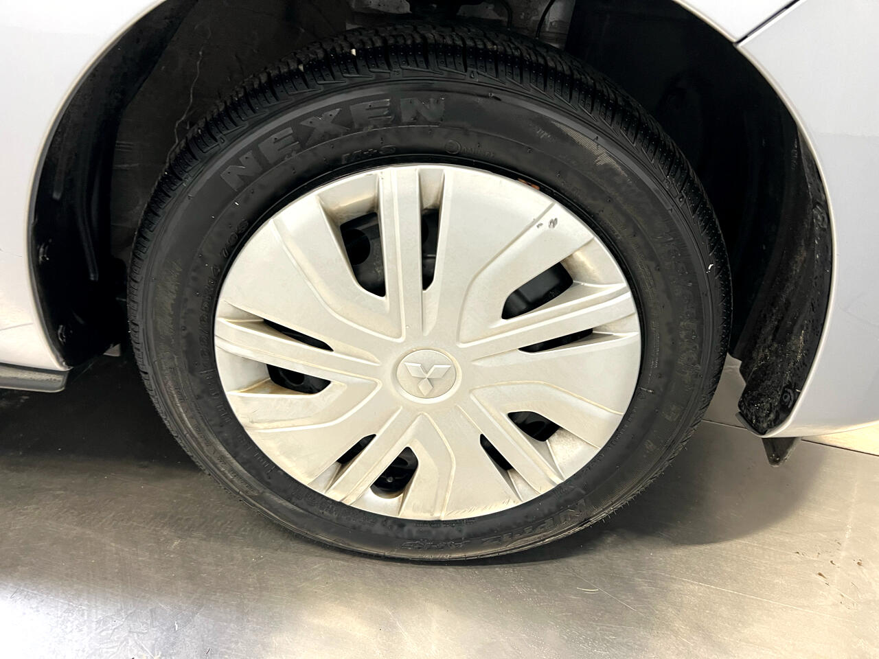 Vehicle image 14 of 24